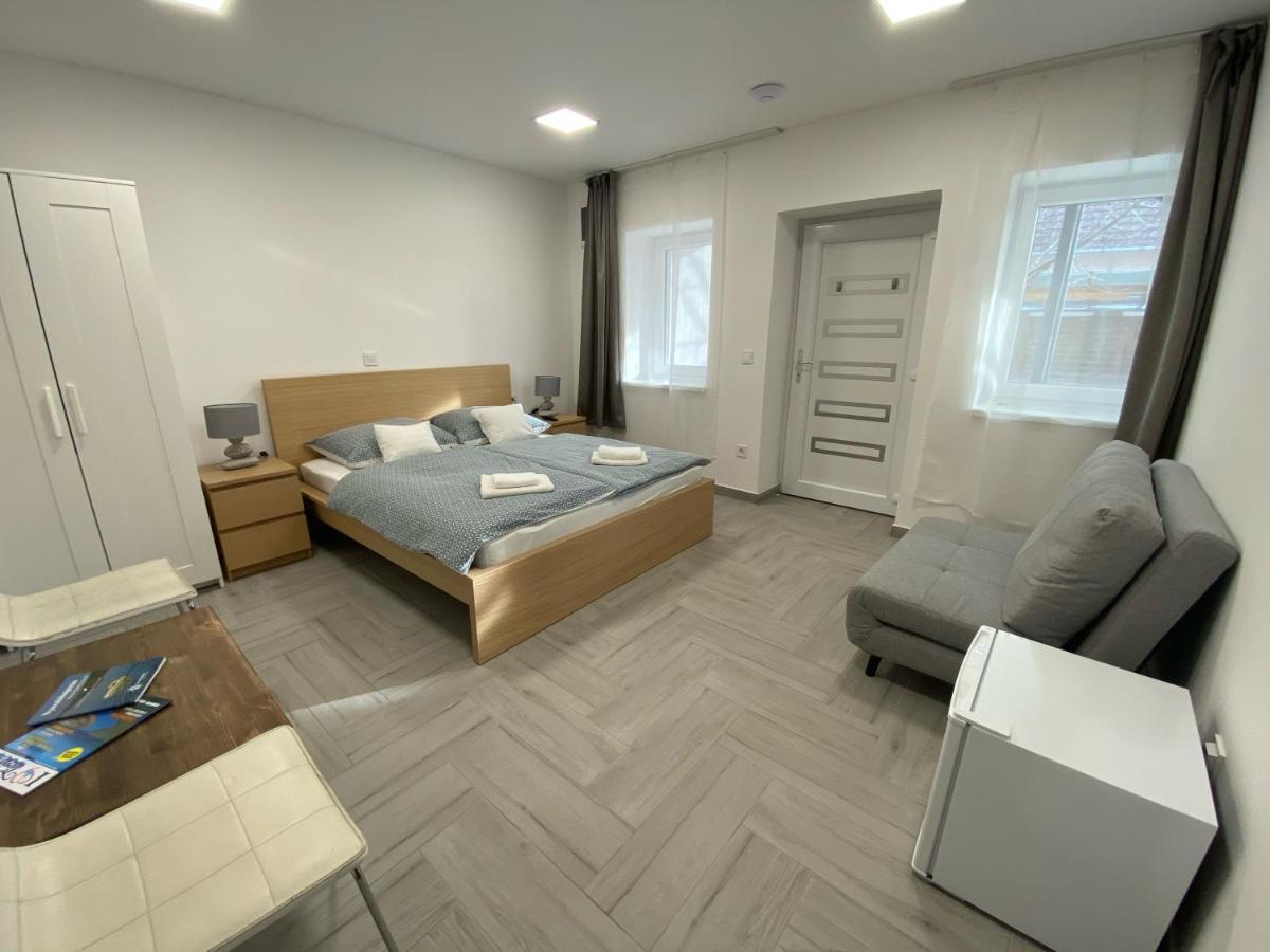 Sulyom Panzió Apartamento Tiszafüred Exterior foto