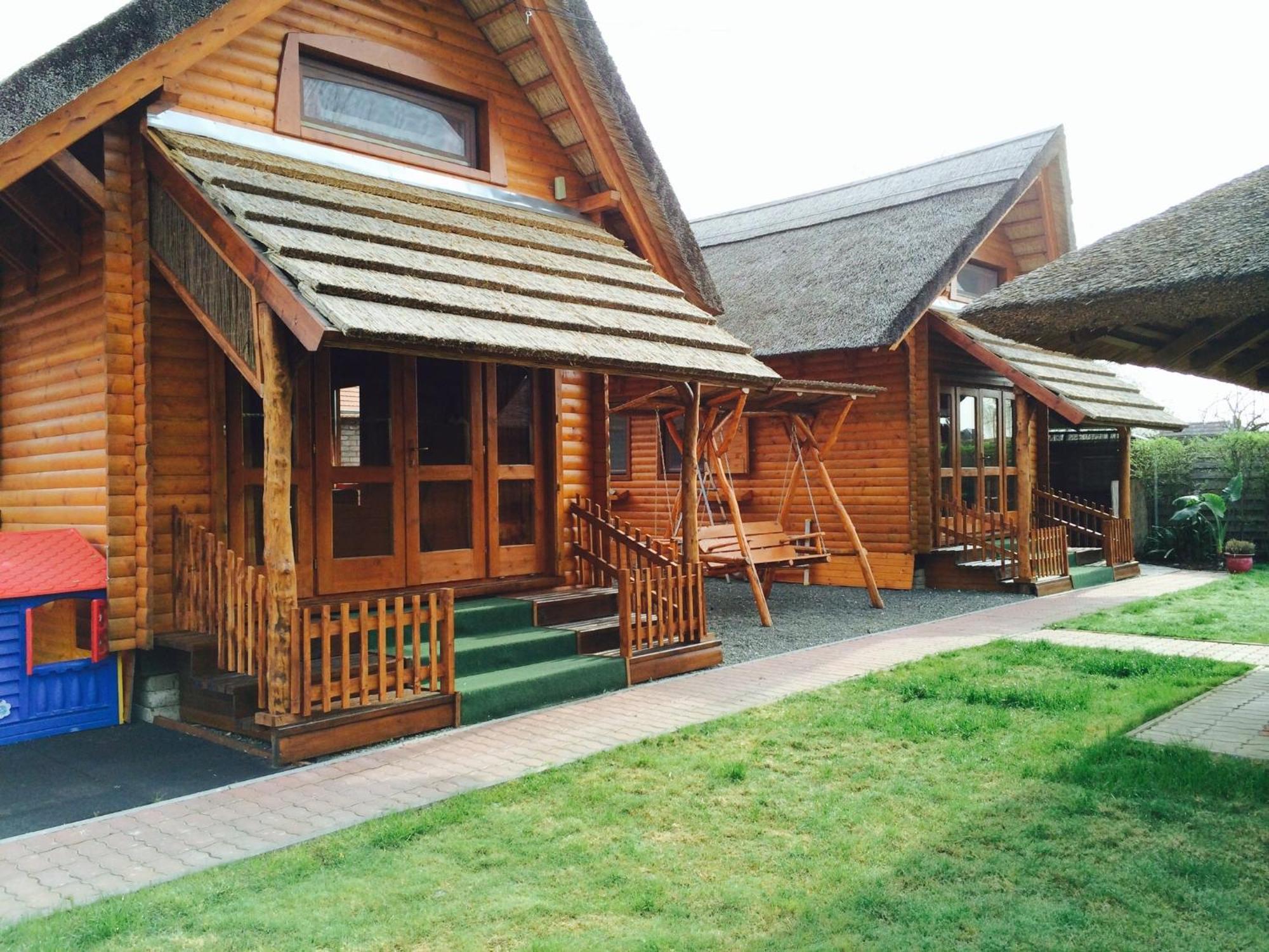 Sulyom Panzió Apartamento Tiszafüred Quarto foto