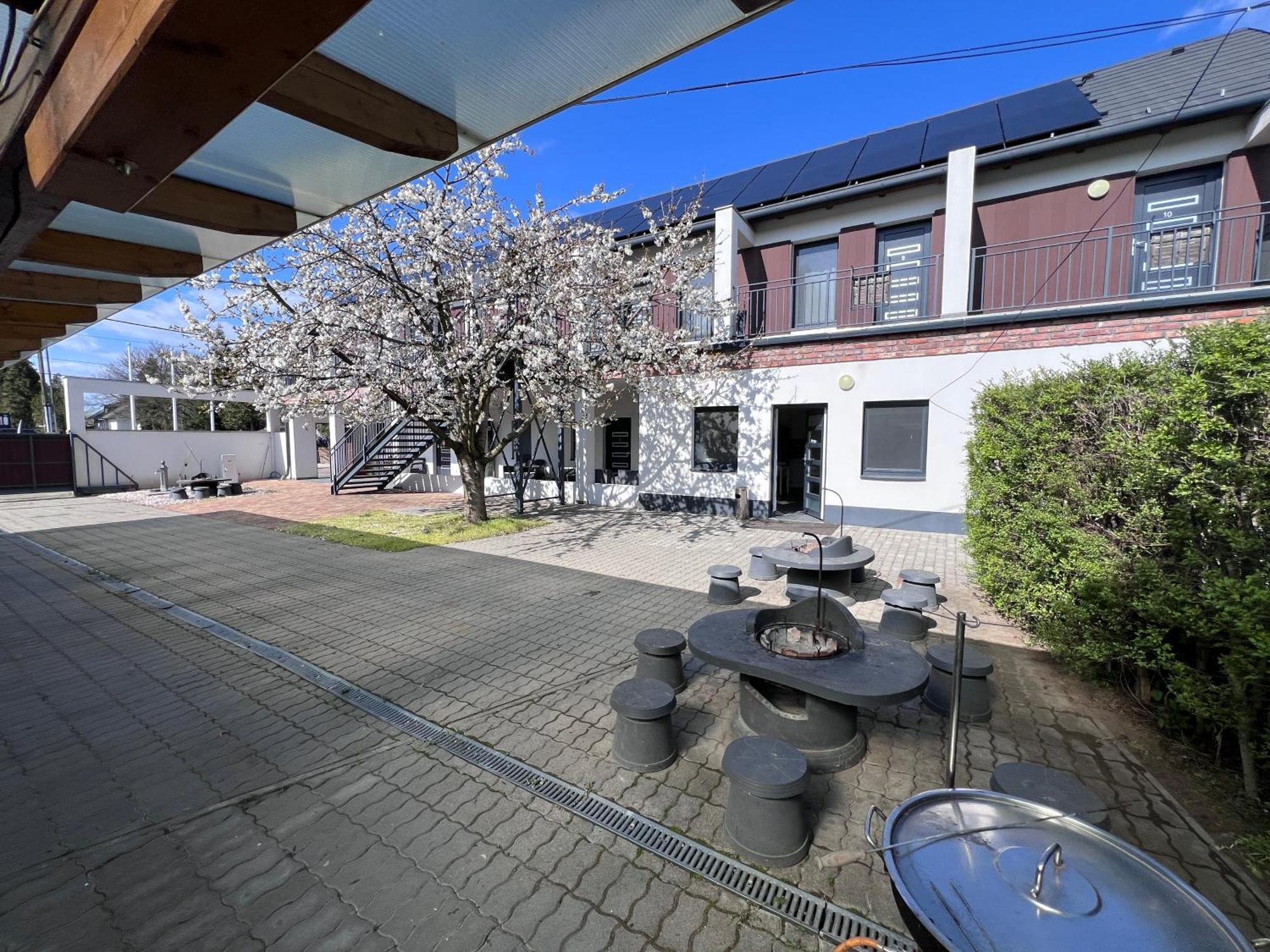 Sulyom Panzió Apartamento Tiszafüred Exterior foto